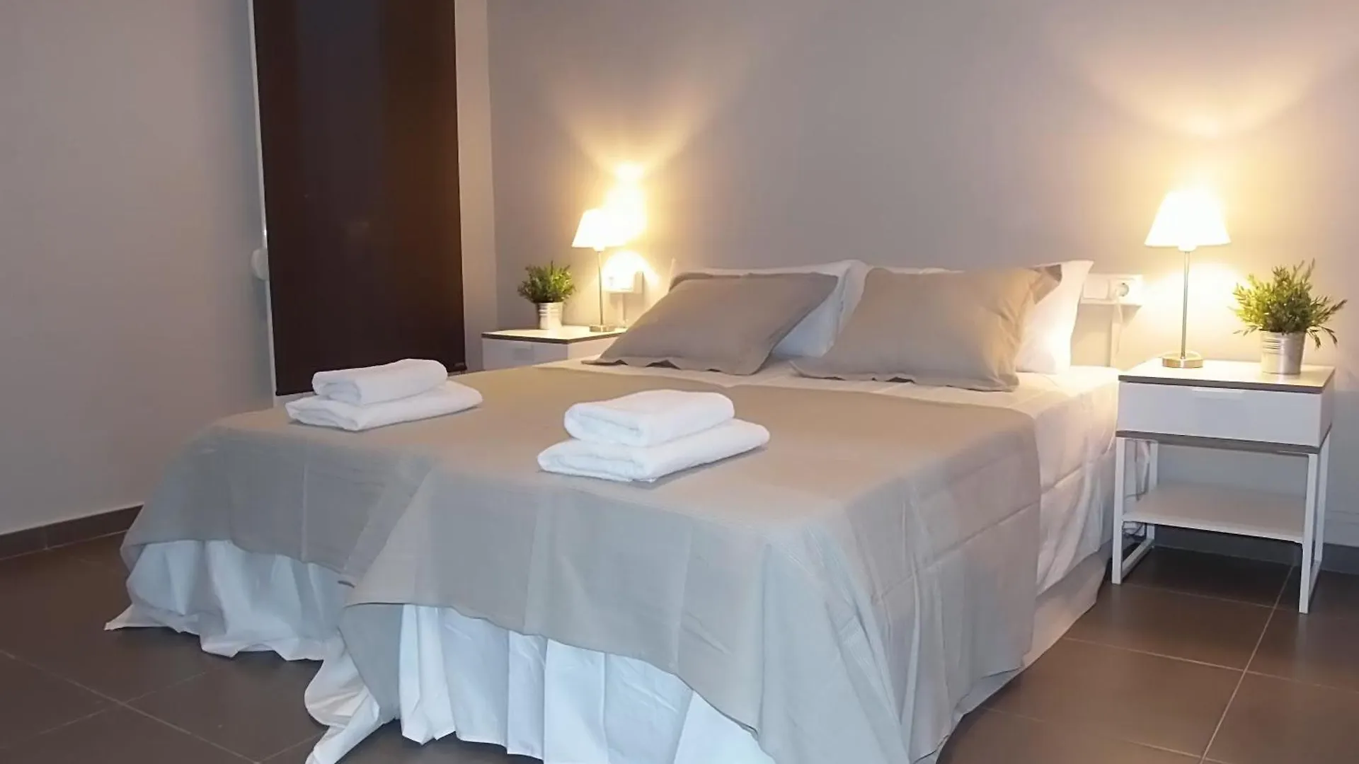 555 Apartments Bcn Barcelona 0*,